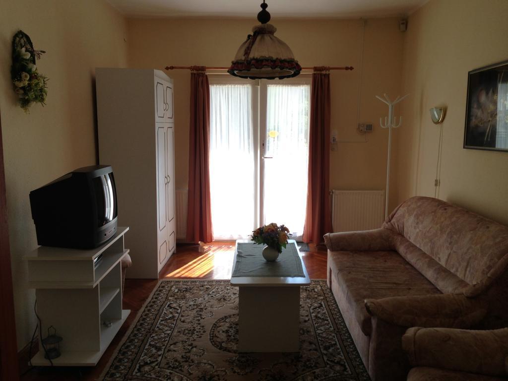 Villa Natalia Heviz Bagian luar foto