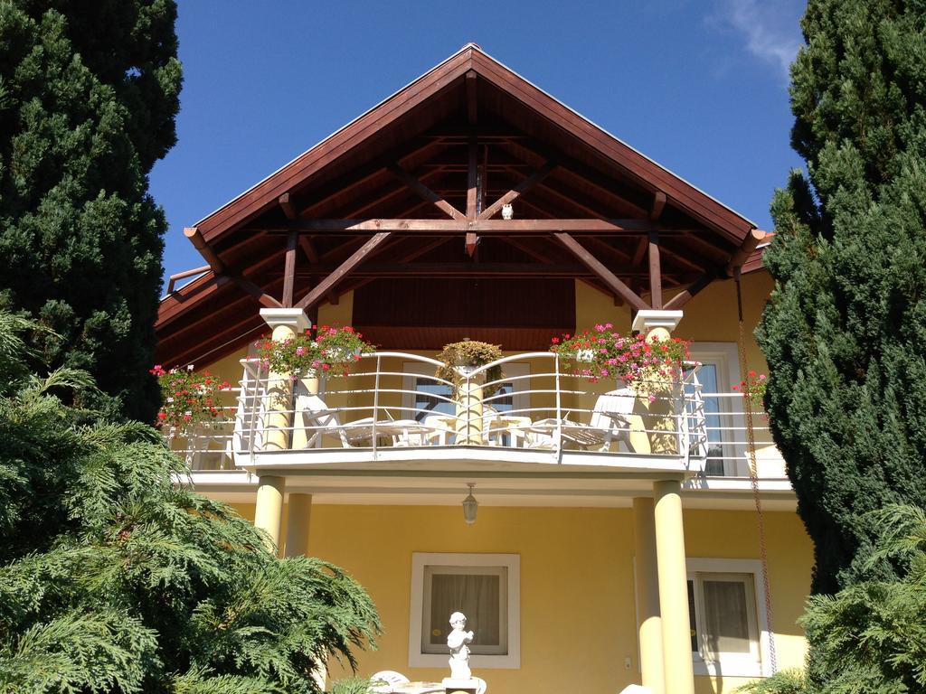 Villa Natalia Heviz Bagian luar foto