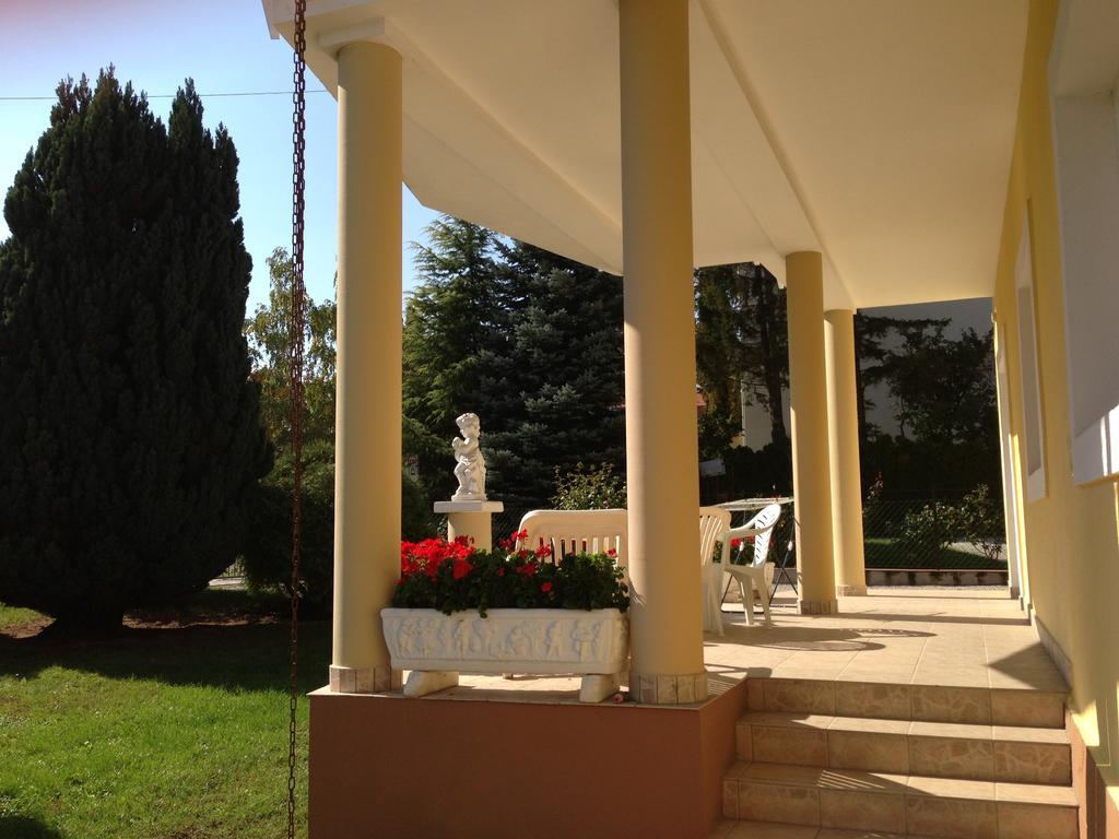 Villa Natalia Heviz Bagian luar foto