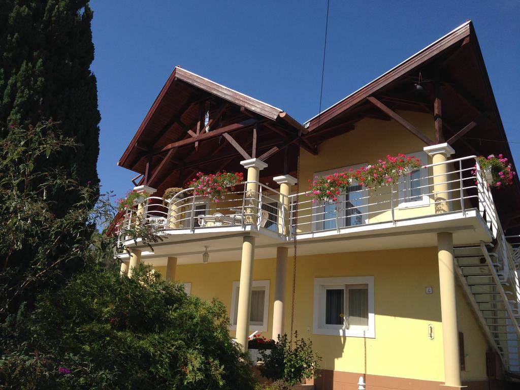 Villa Natalia Heviz Bagian luar foto